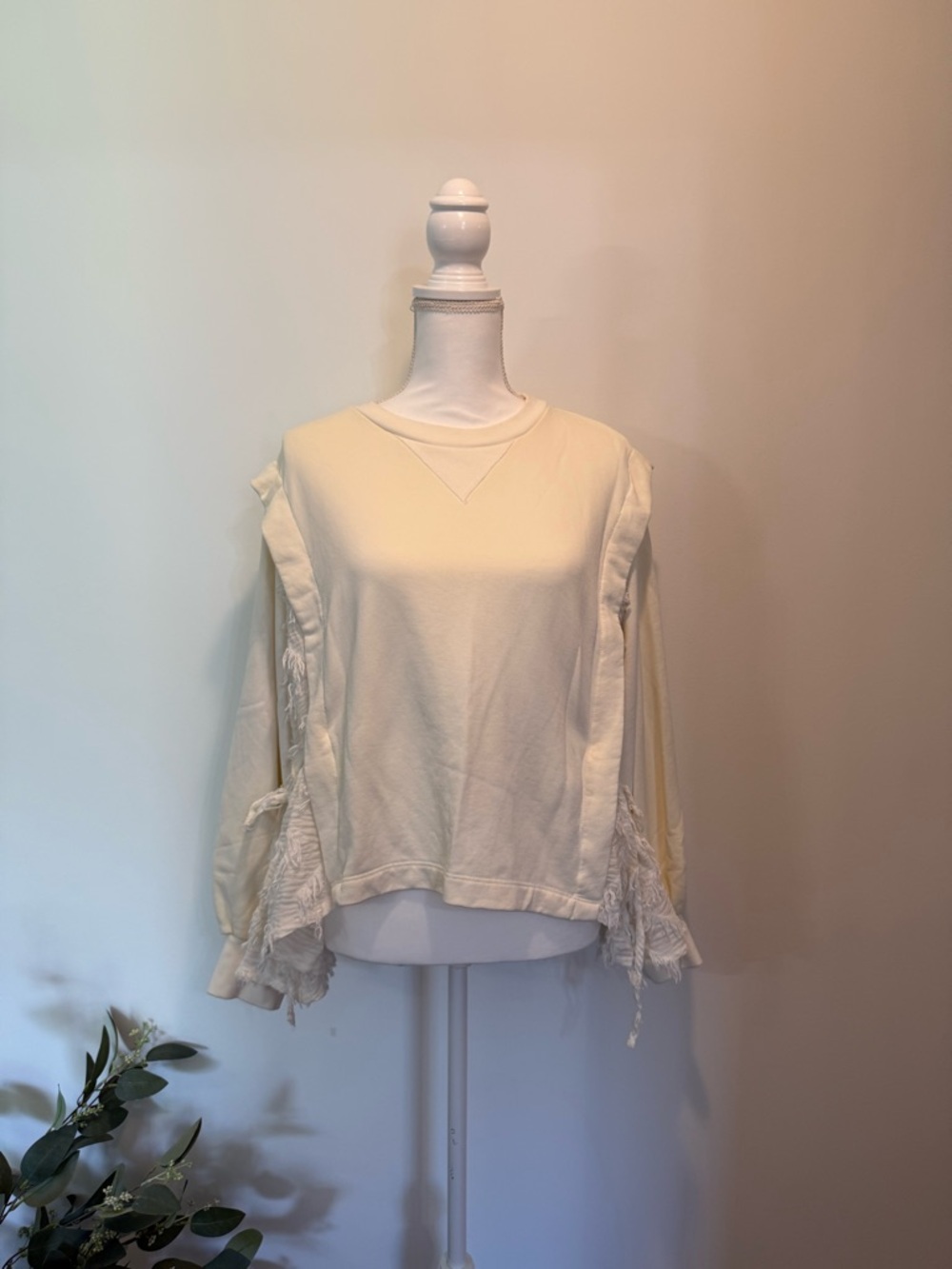 🤍 Anthropologie Cream Fringe-Trim Long Sleeve Sweatshirt 🤍